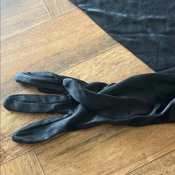 Long Black Satin Opera Gloves - Picture 4 of 4